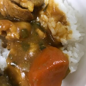 子供用の甘口カレーライス